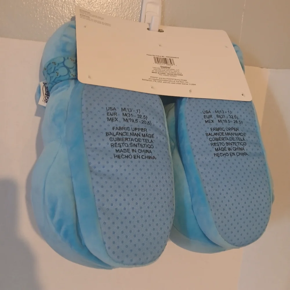 PEEPS SLIPPERS AND WRIST HUGGER BIG BOY AND GIRL SIZE‎ MEDIUM